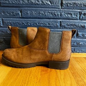 Like New Sorel Waterproof Emelie II Chelsea Boots